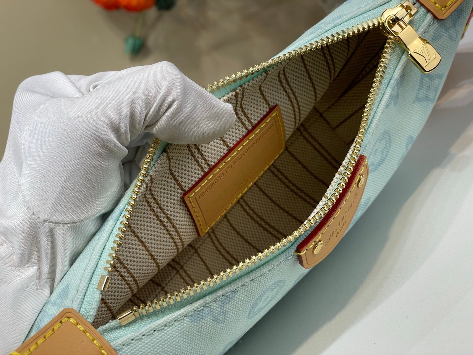 Bolso Pochette Hills Louis Vuitton - Imagen 9