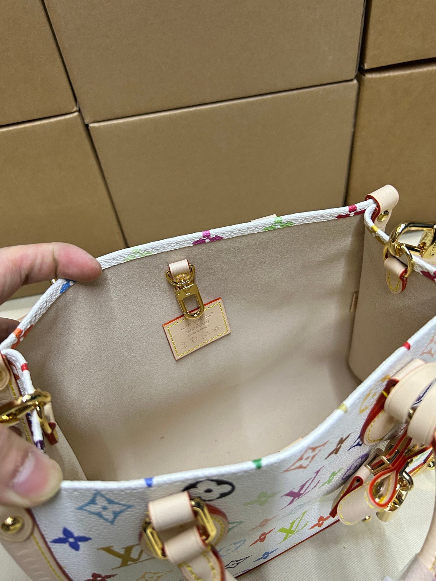 Bolso LV x TM OnTheGo PM Louis Vuitton - Imagen 8