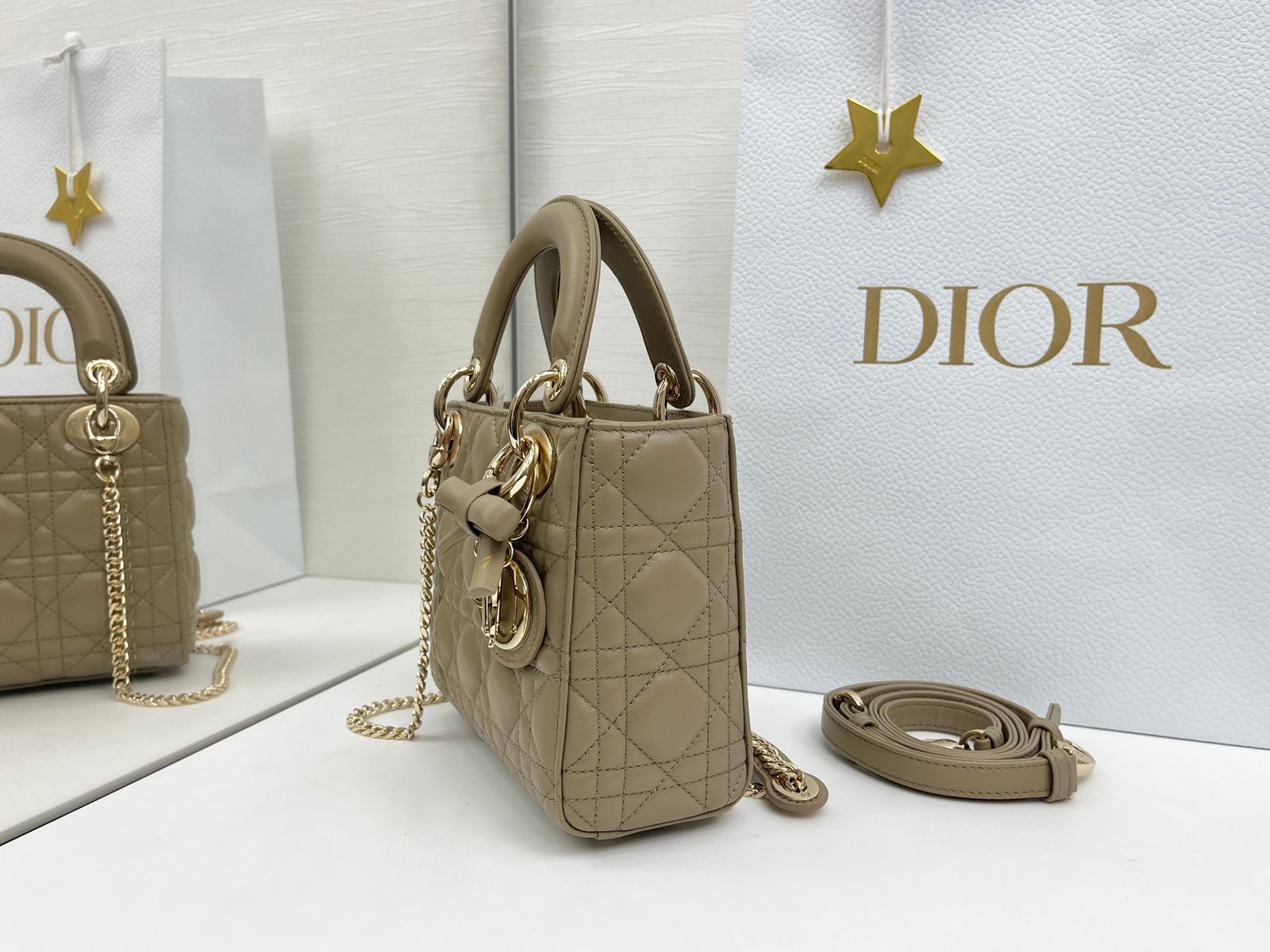 Bolso mini Lady Dior - Imagen 2