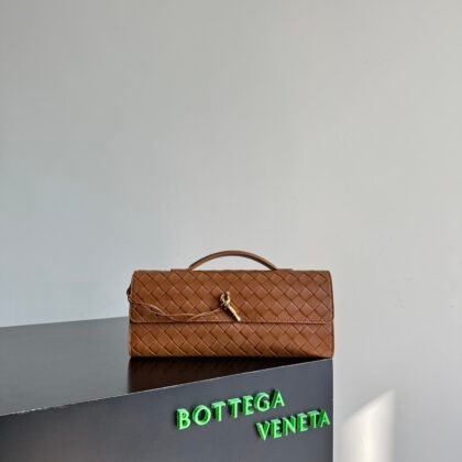Andiamo Clutch Bottega Veneta