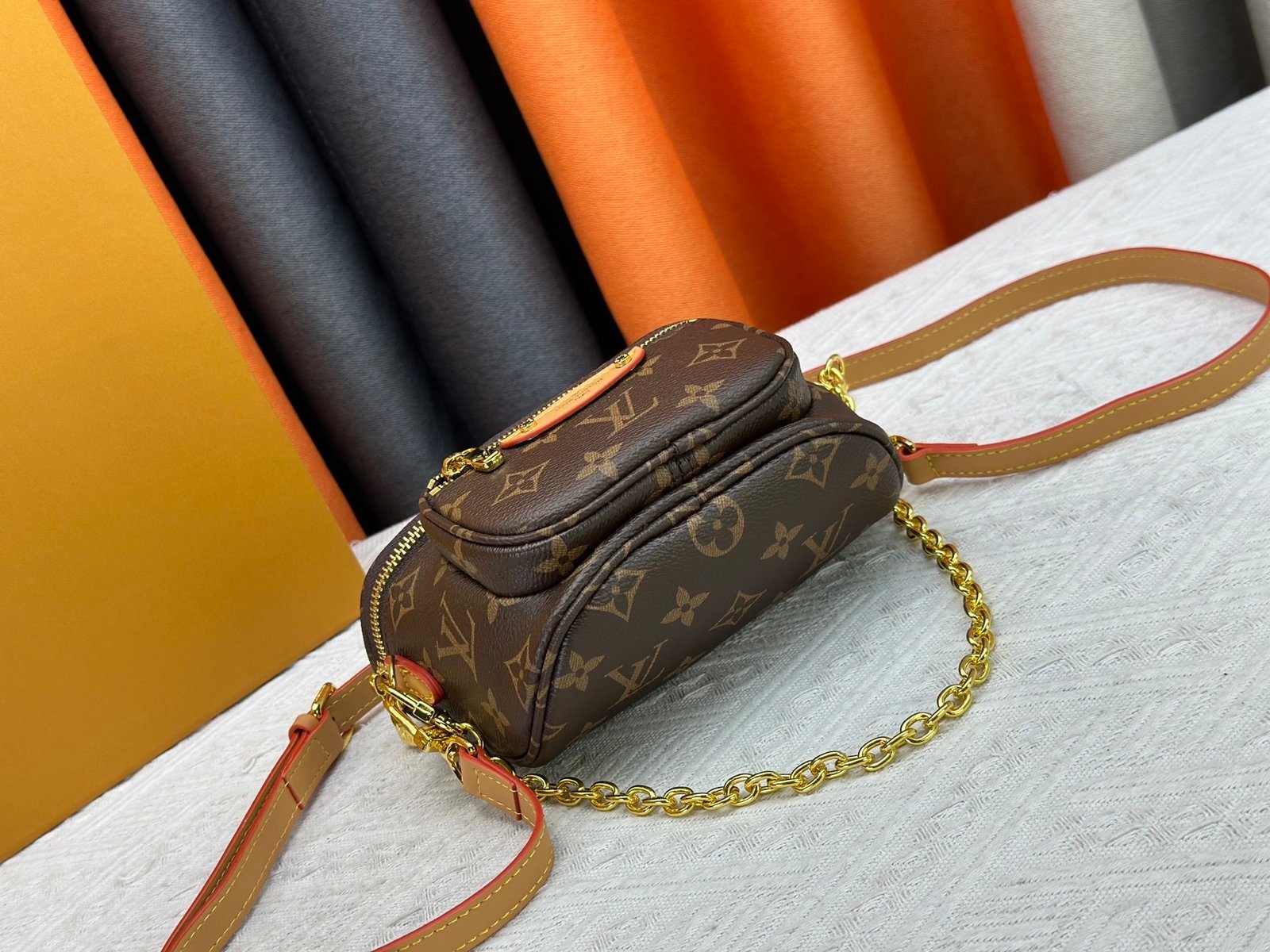 Riñonera Louis Vuitton - Imagen 4