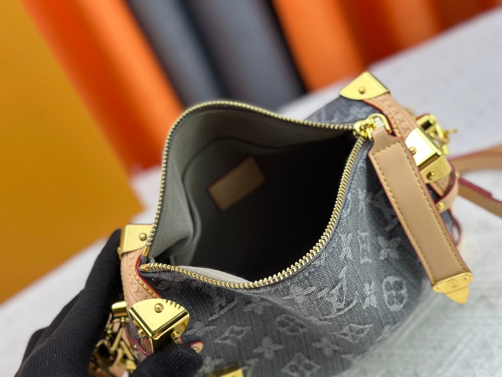 Bolso Side Trunk MM Louis Vuitton - Imagen 8