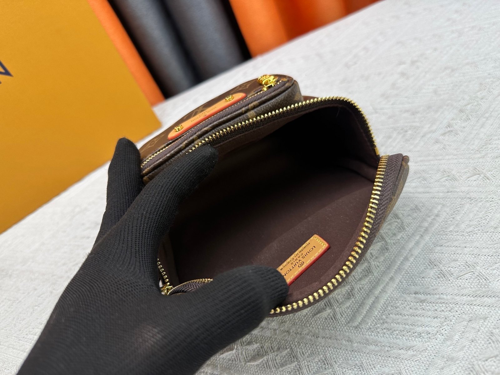 Riñonera Louis Vuitton - Imagen 7