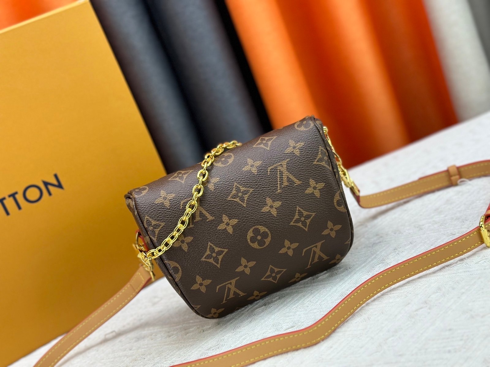 Riñonera Louis Vuitton - Imagen 3