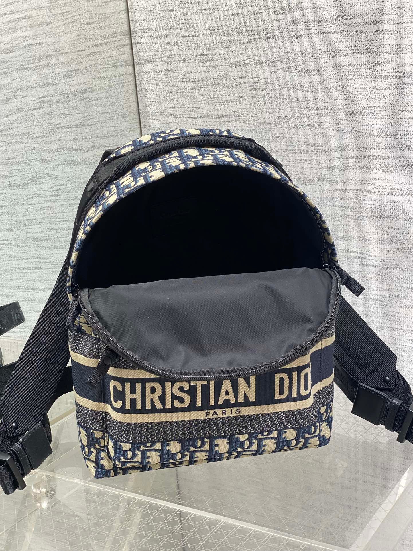 Mochila Pequeña DiorTravel - Imagen 8