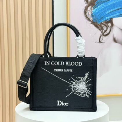 Dior Book Tote mediano con bandolera