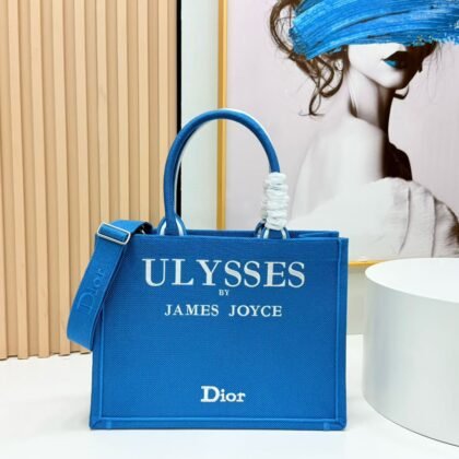 Dior Book Tote mediano con bandolera