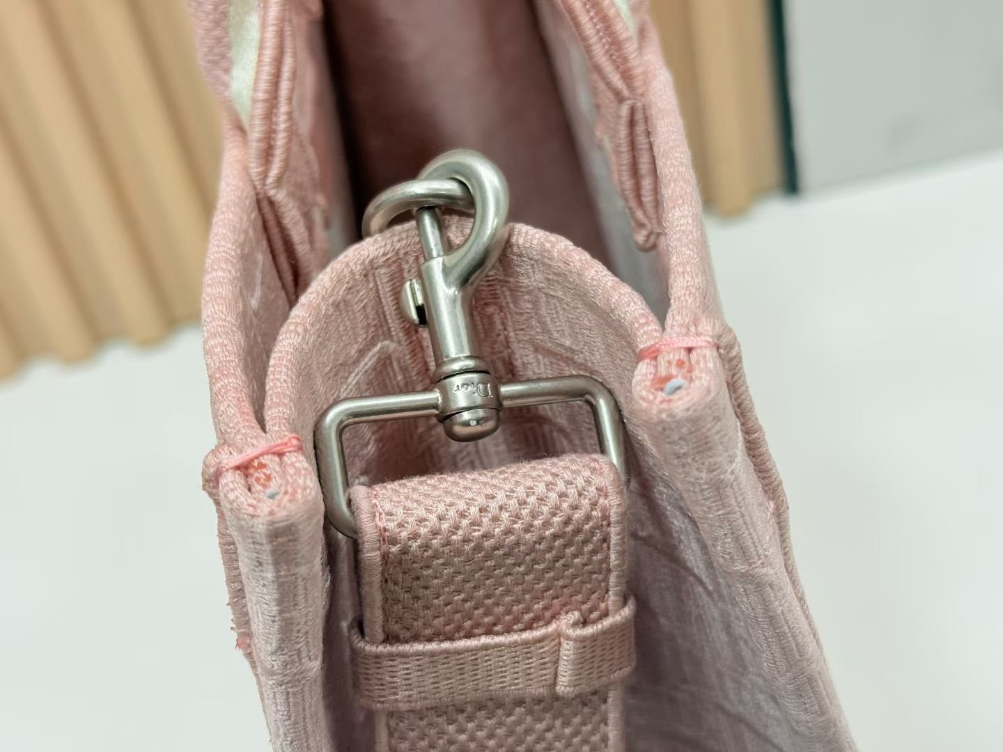 Dior Book Tote mediano con bandolera - Imagen 5