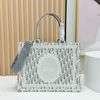 Dior Book Tote mediano con bandolera