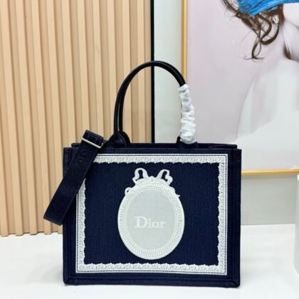 Dior Book Tote mediano con bandolera