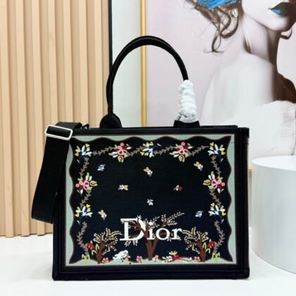 Dior Book Tote mediano con bandolera