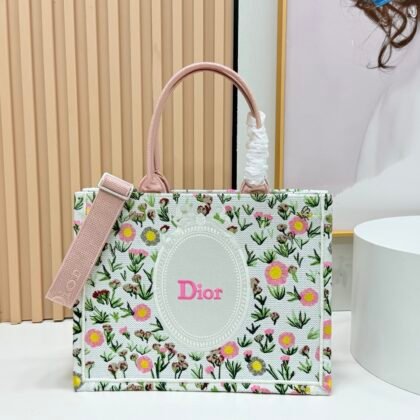 Dior Book Tote mediano con bandolera