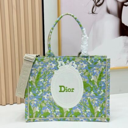 Dior Book Tote mediano con bandolera