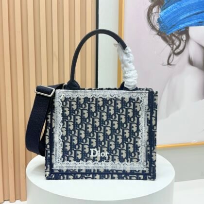 Dior Book Tote pequeño con bandolera