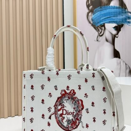 Dior Book Tote mediano con bandolera