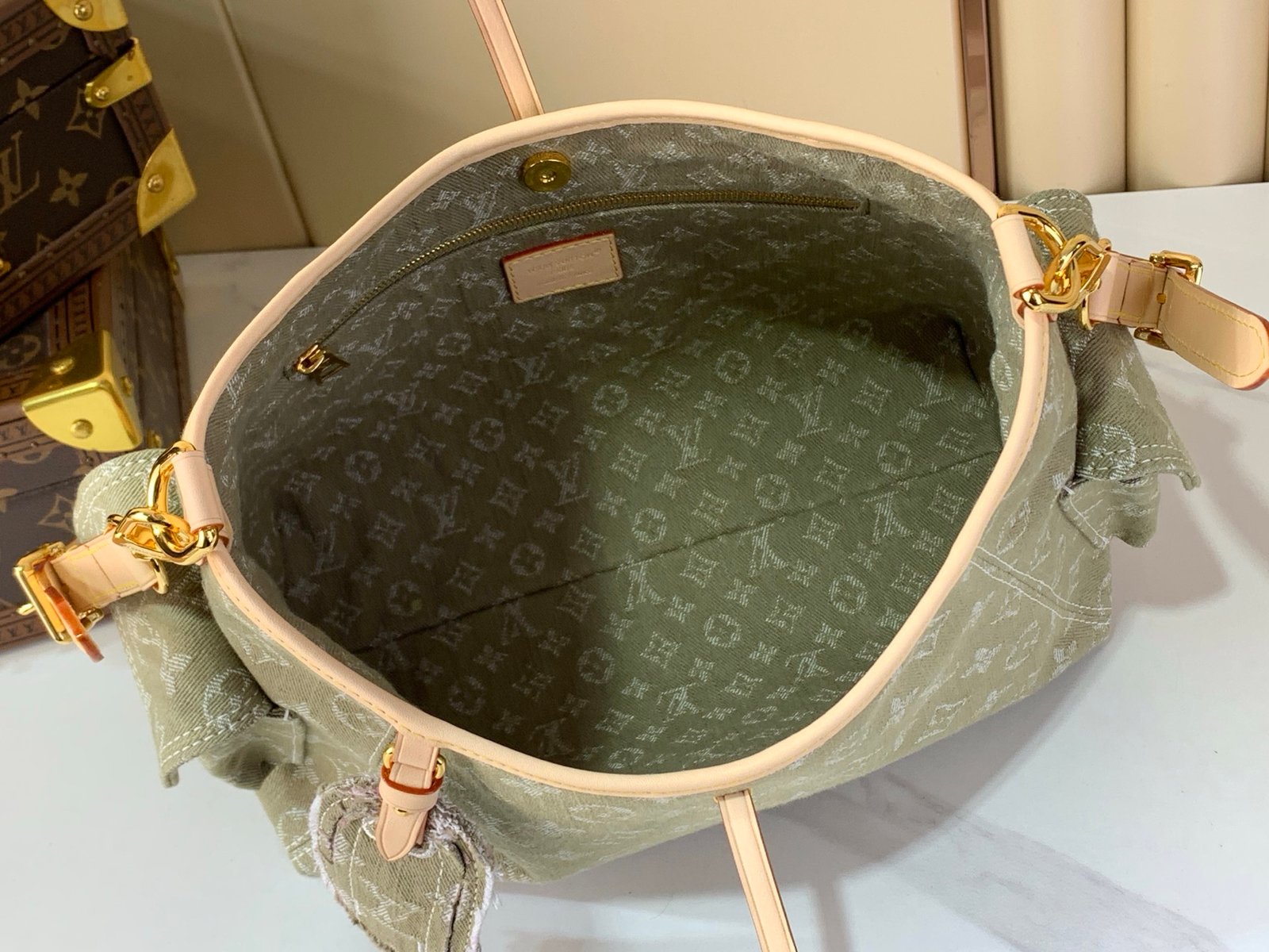 Carryall Cargo PM Louis Vuitton - Imagen 11