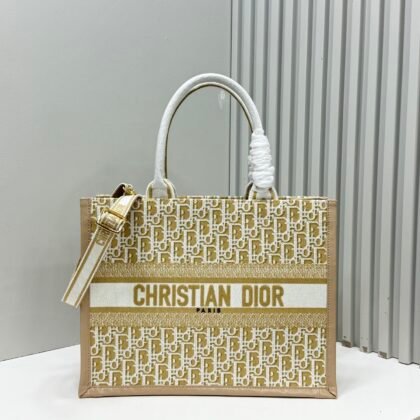 Dior Book Tote mediano con bandolera