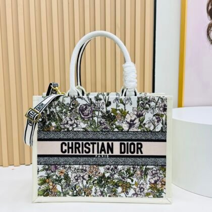 Dior Book Tote mediano con bandolera