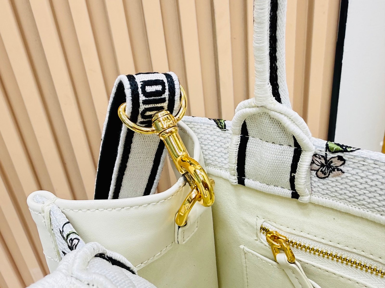 Dior Book Tote pequeño con bandolera - Imagen 5