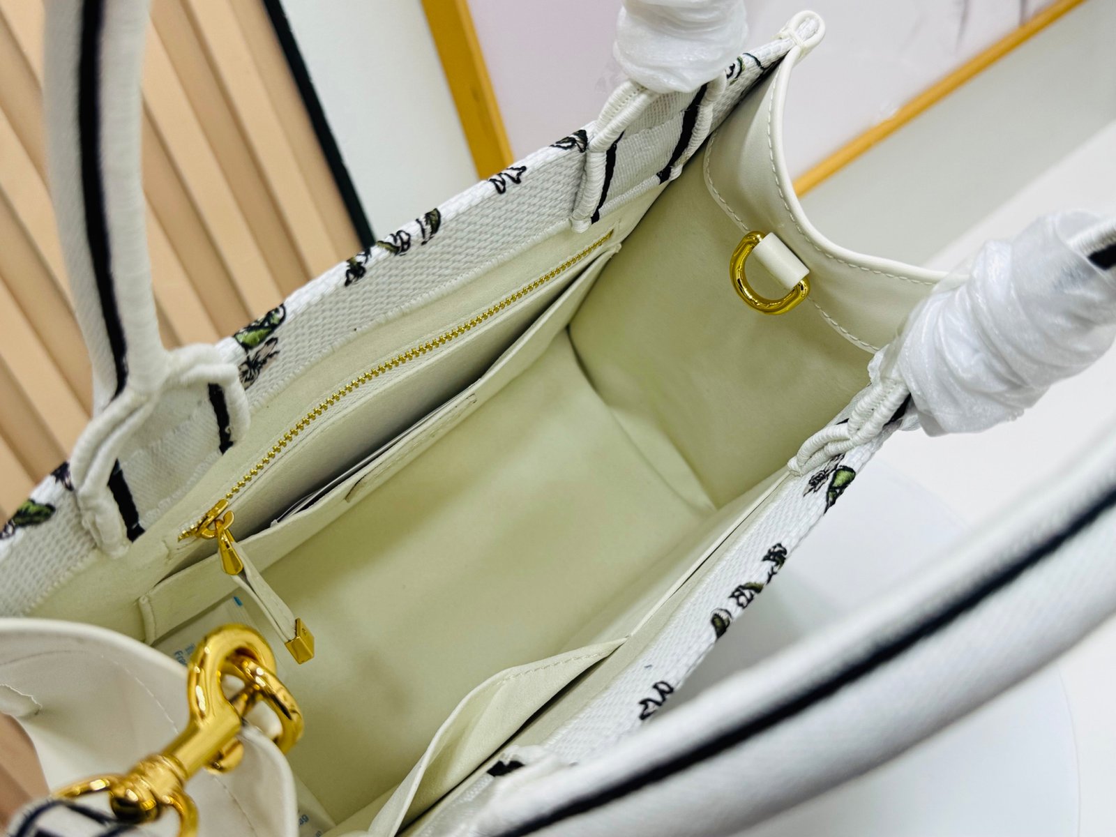 Dior Book Tote pequeño con bandolera - Imagen 8