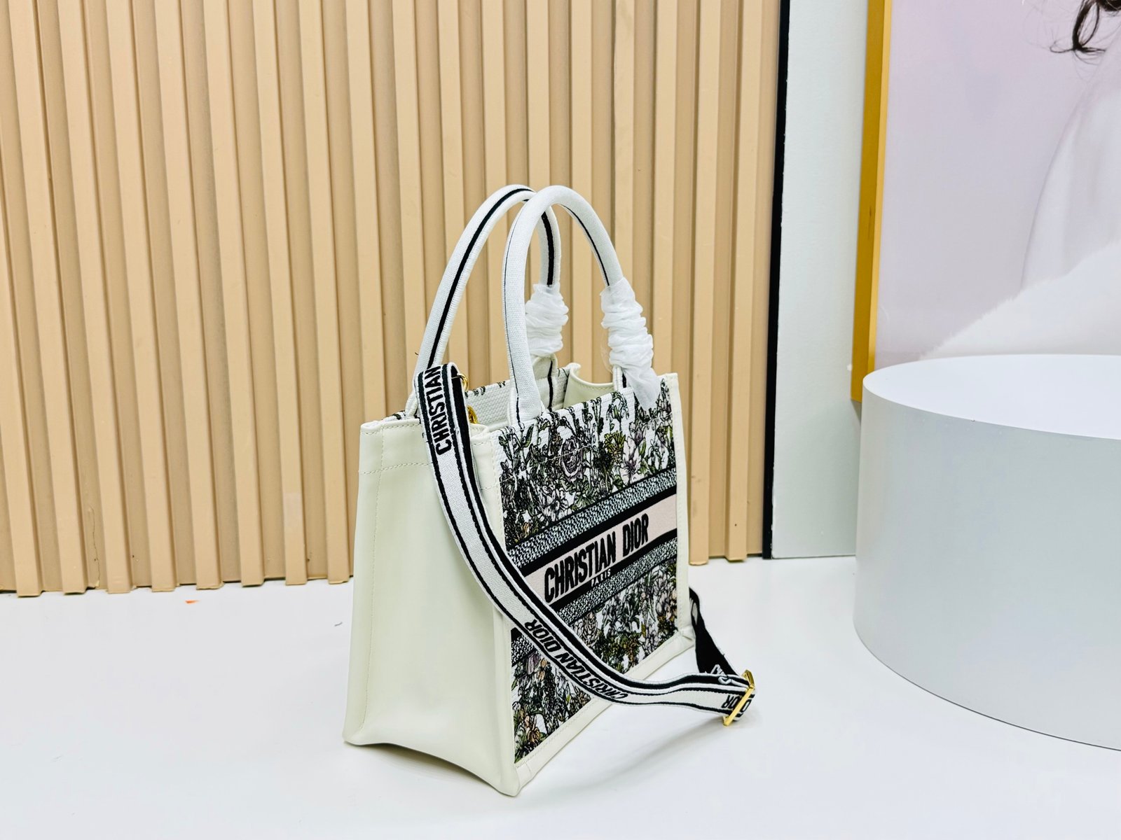 Dior Book Tote pequeño con bandolera - Imagen 2