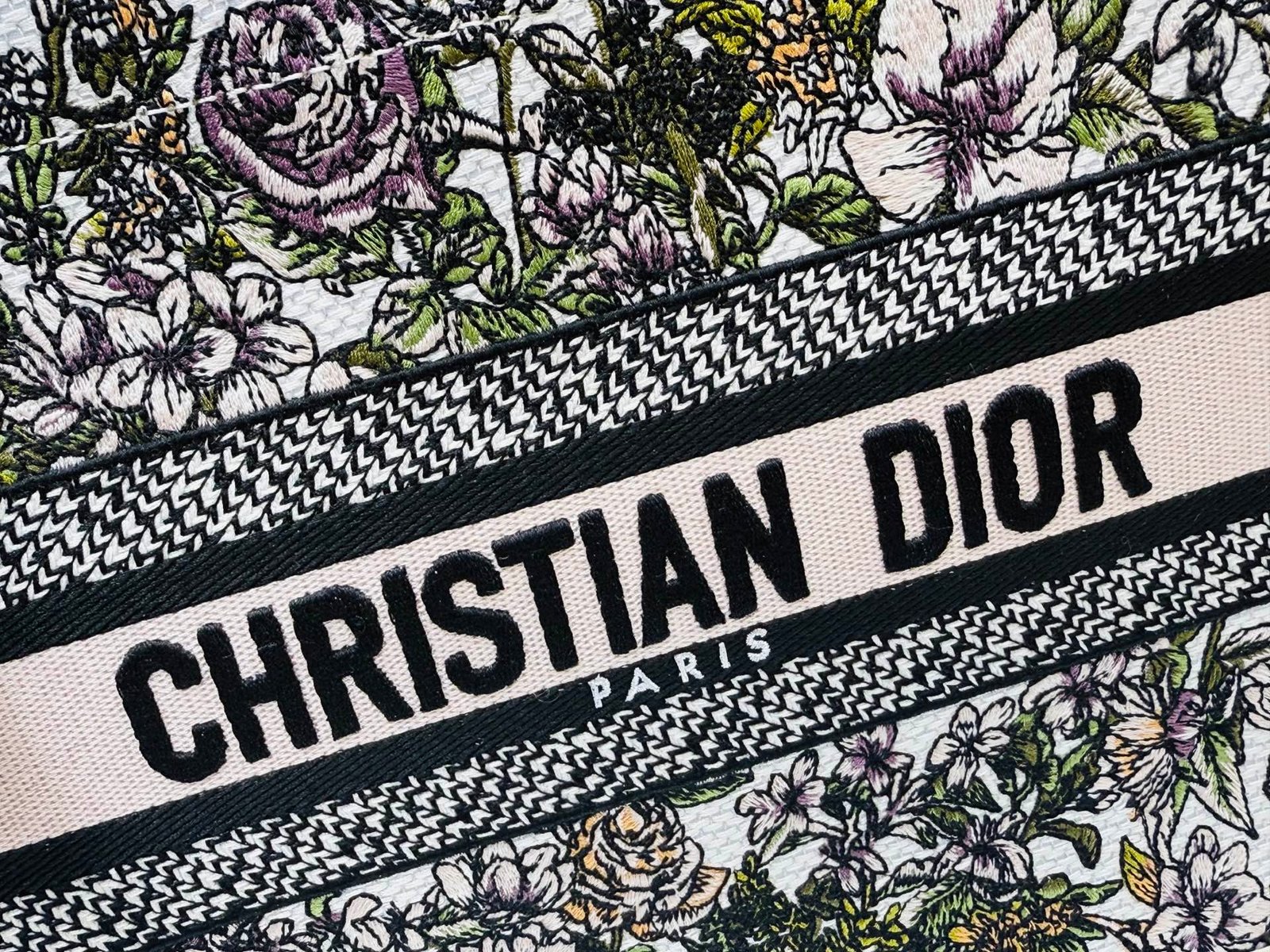 Dior Book Tote pequeño con bandolera - Imagen 6