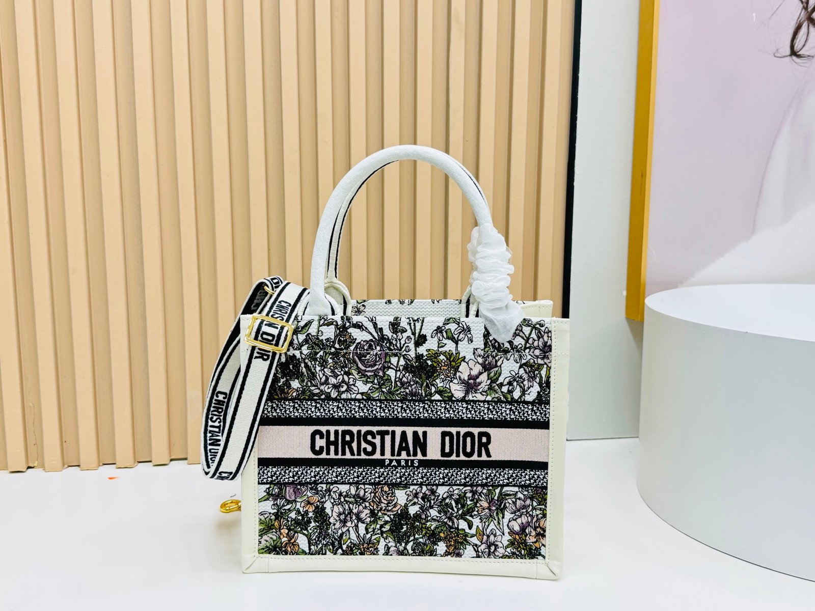 Dior Book Tote pequeño con bandolera