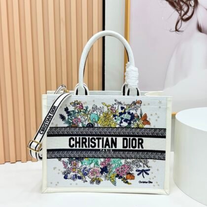 Dior Book Tote mediano con bandolera