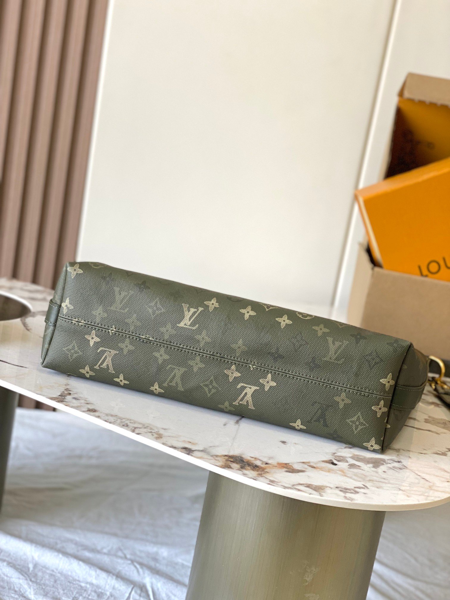 Bolso Vagabond Hobo Louis Vuitton - Imagen 4