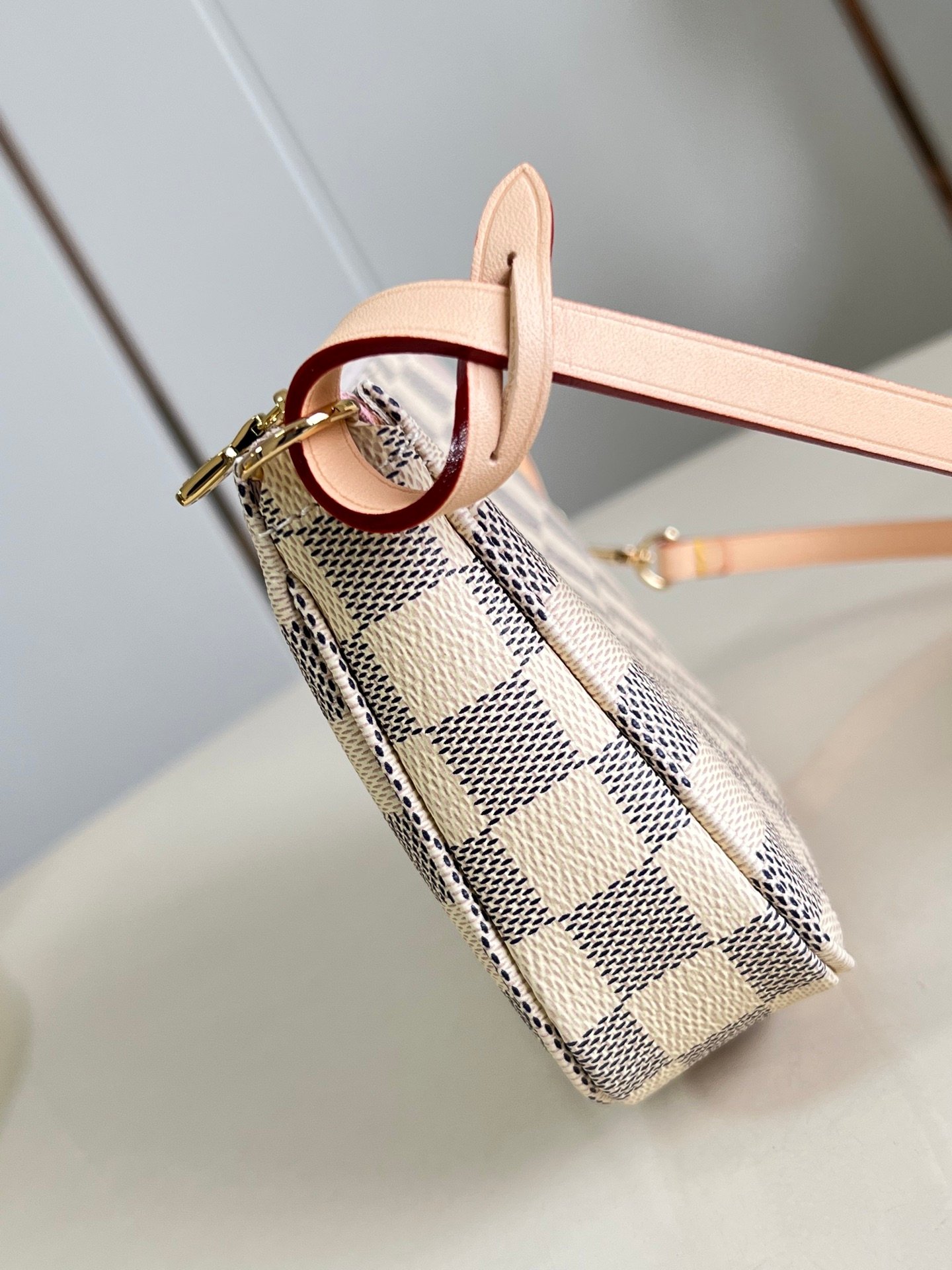 Bolso Pochette Accessoires Louis Vuitton - Imagen 4