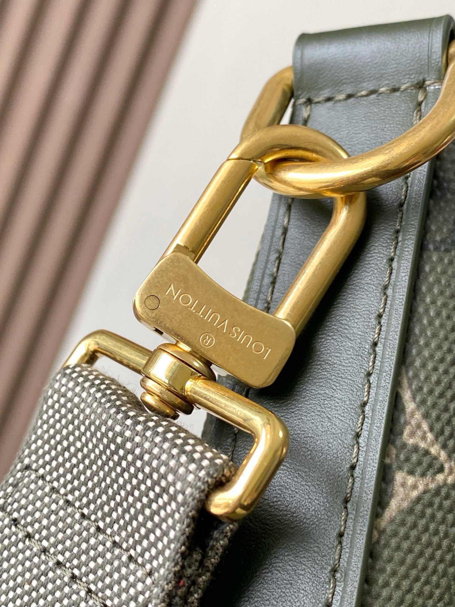 Bolso Vagabond Hobo Louis Vuitton - Imagen 5