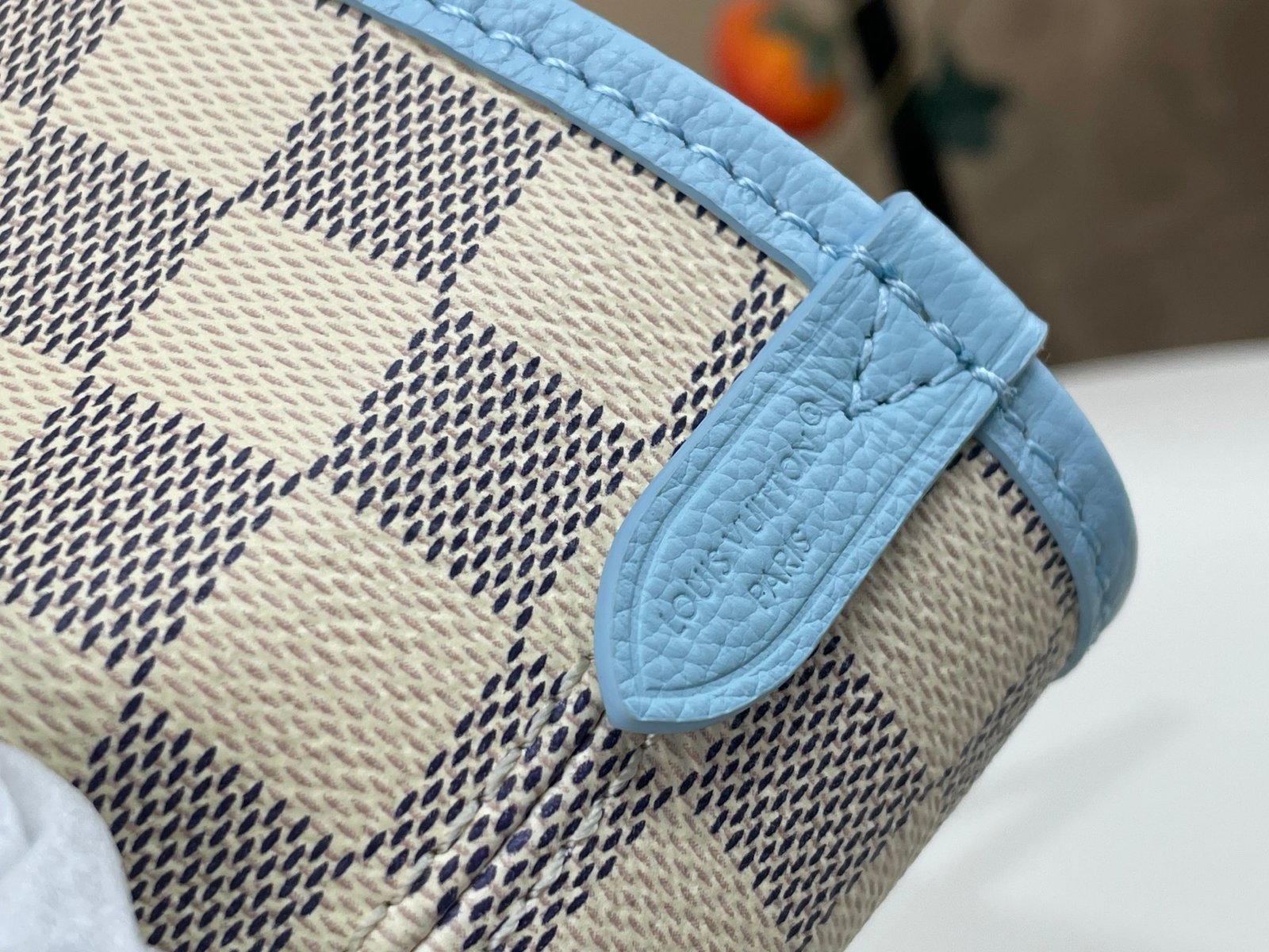Bolso Neverfull Inside Out MM Louis Vuitton - Imagen 5