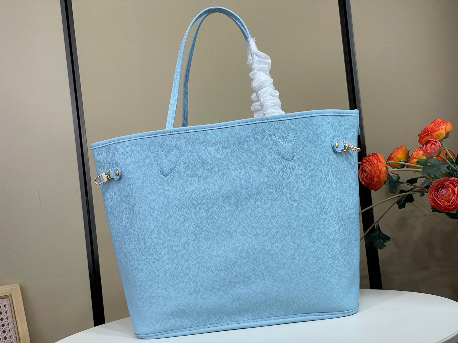 Bolso Neverfull Inside Out MM Louis Vuitton - Imagen 11