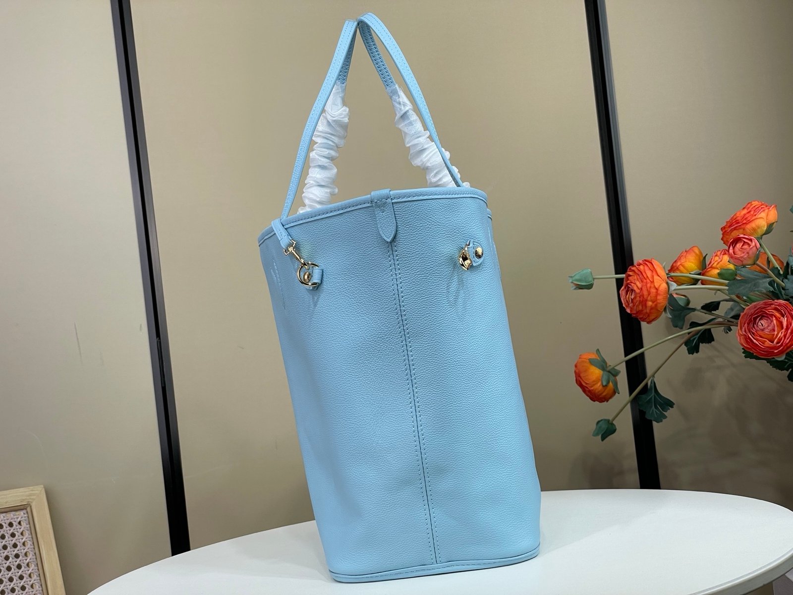 Bolso Neverfull Inside Out MM Louis Vuitton - Imagen 12