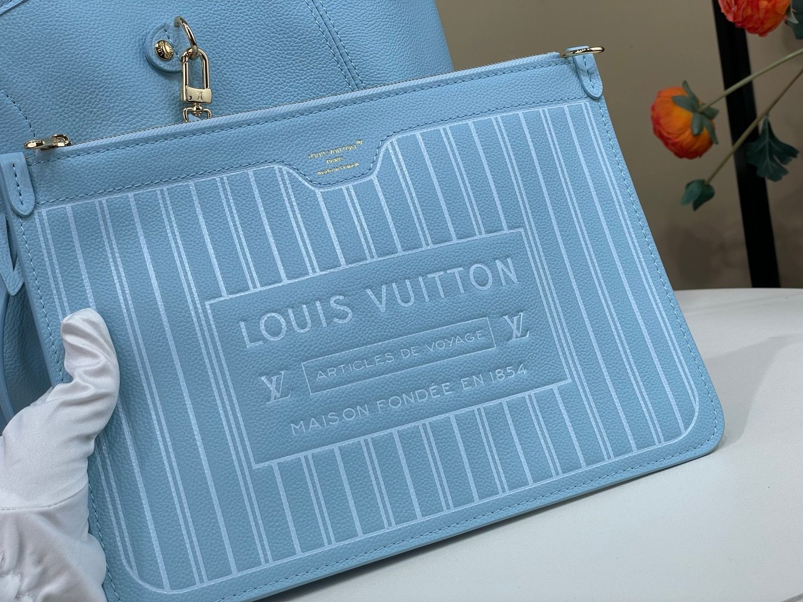 Bolso Neverfull Inside Out MM Louis Vuitton - Imagen 17
