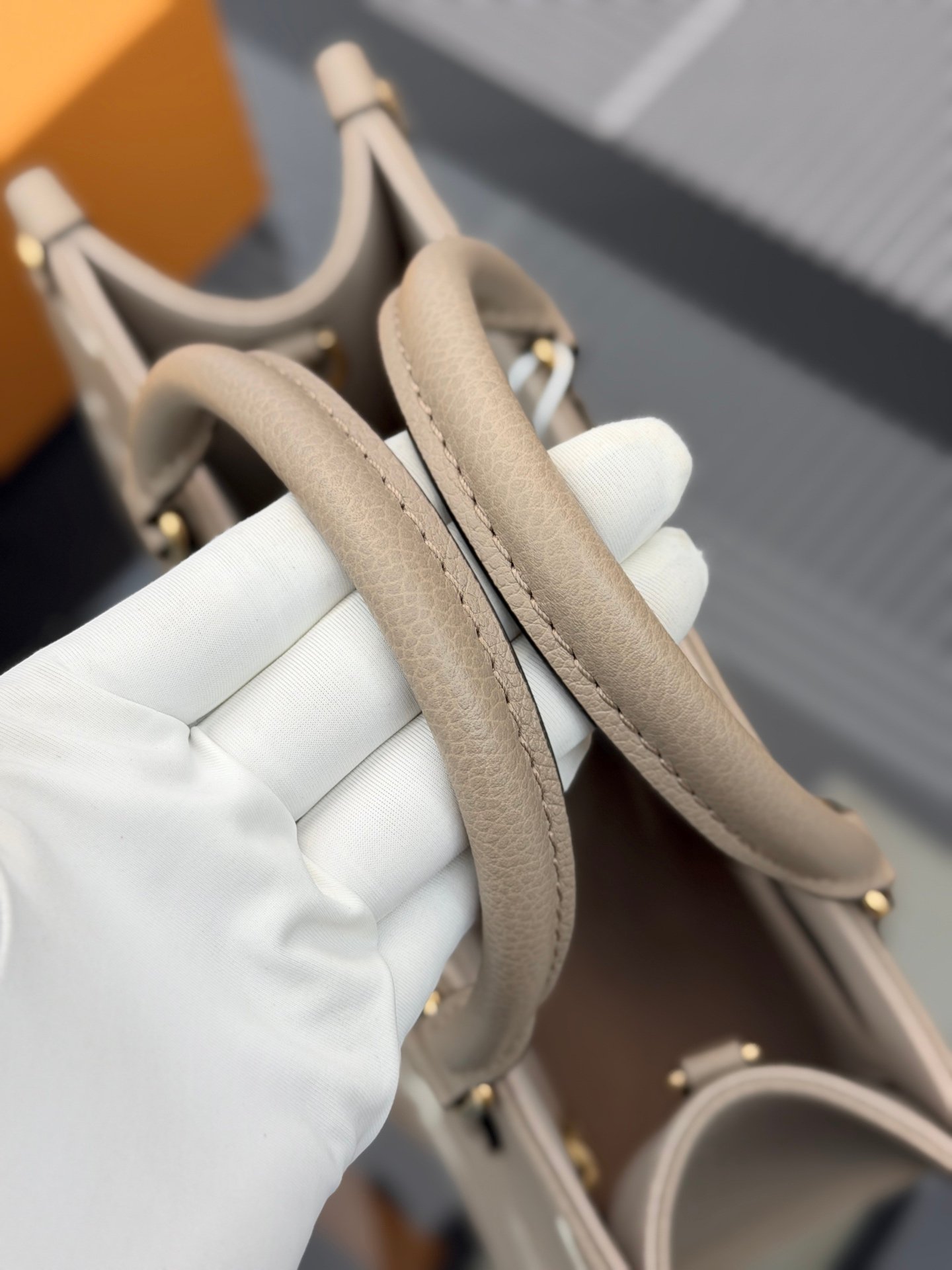 Bolso OnTheGo PM Louis Vuitton - Imagen 5