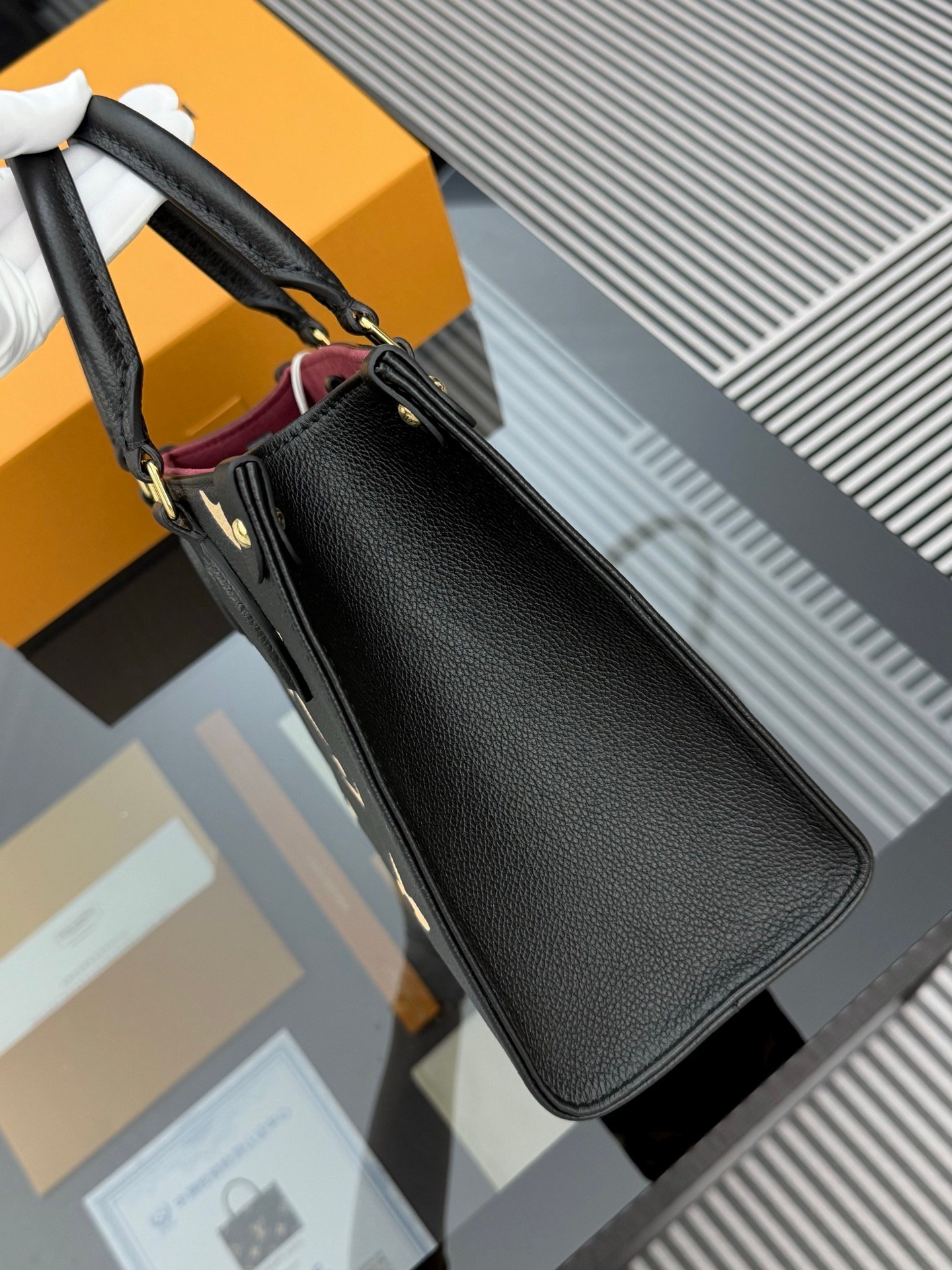 Bolso OnTheGo PM Louis Vuitton - Imagen 2