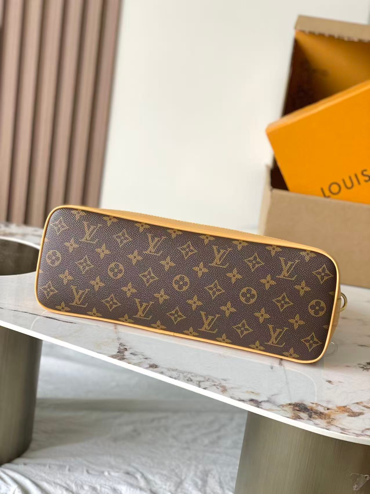 Bolso Alma MM Soft Louis Vuitton - Imagen 6