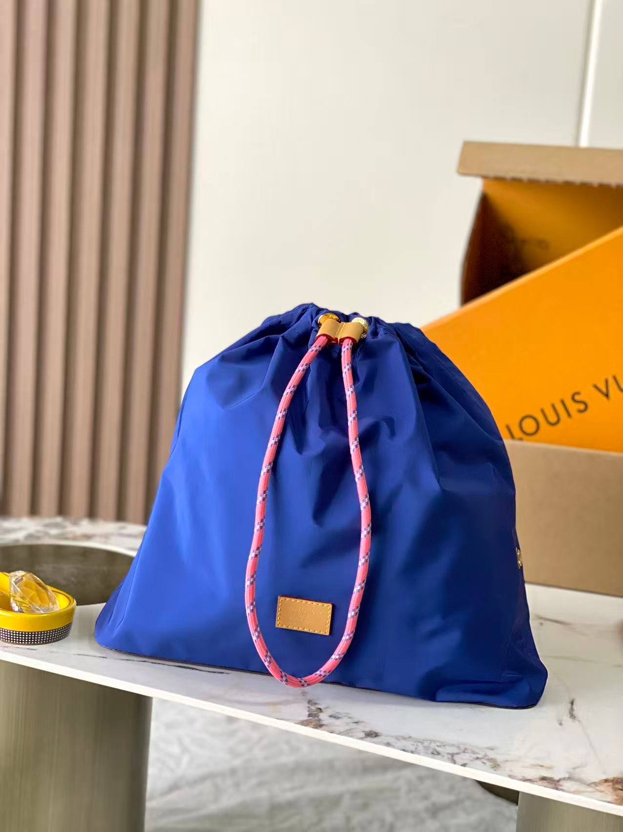 Bolso Alma MM Soft Louis Vuitton - Imagen 10