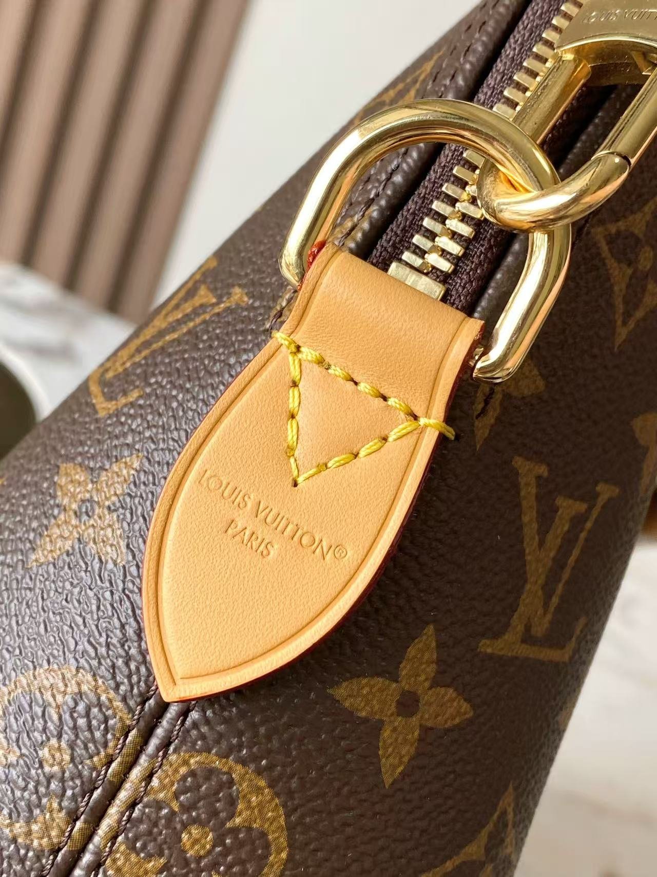 Bolso Alma MM Soft Louis Vuitton - Imagen 9