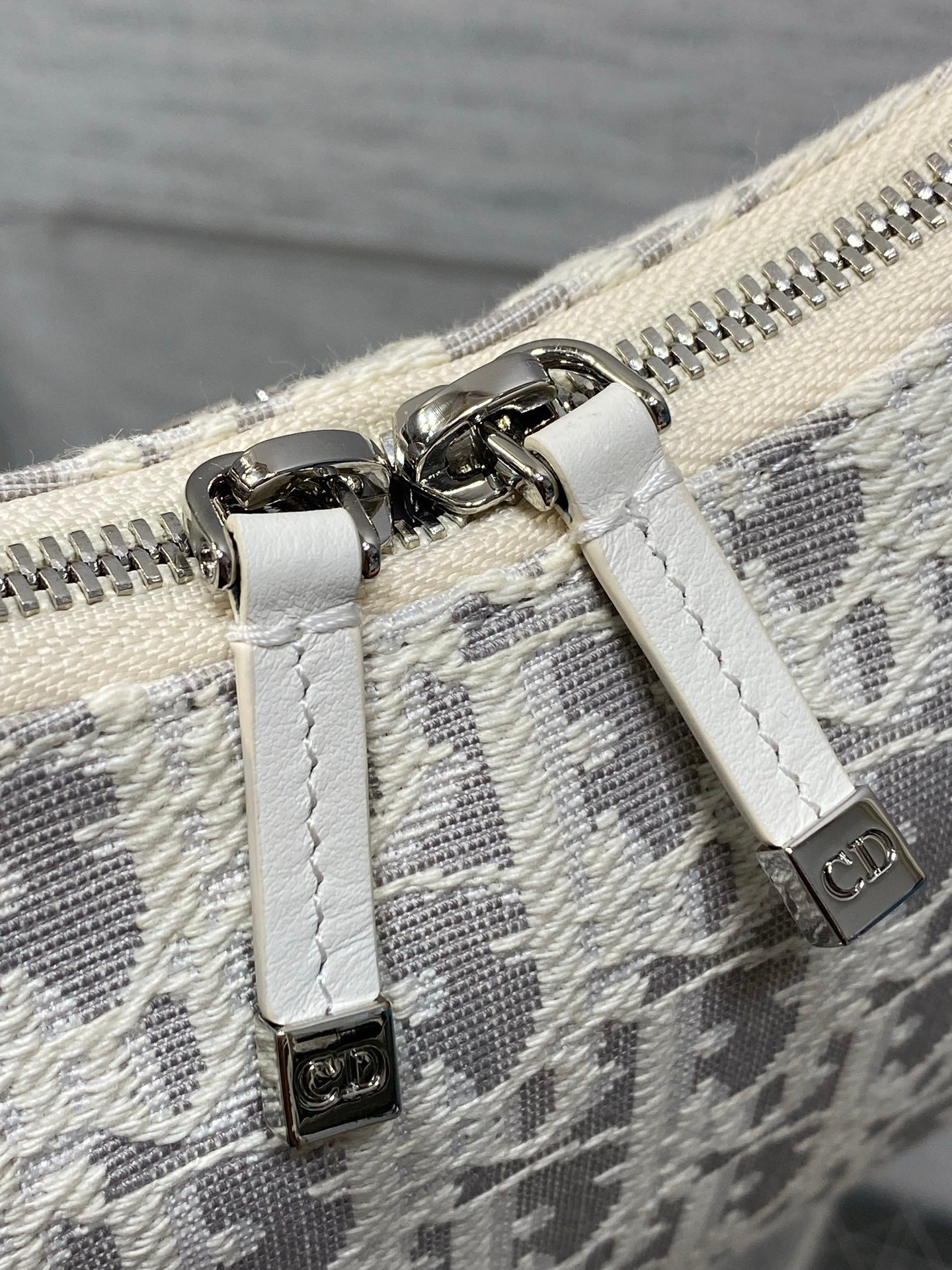 Minibolso Miss Caro Diorling con cadena Dior - Imagen 4