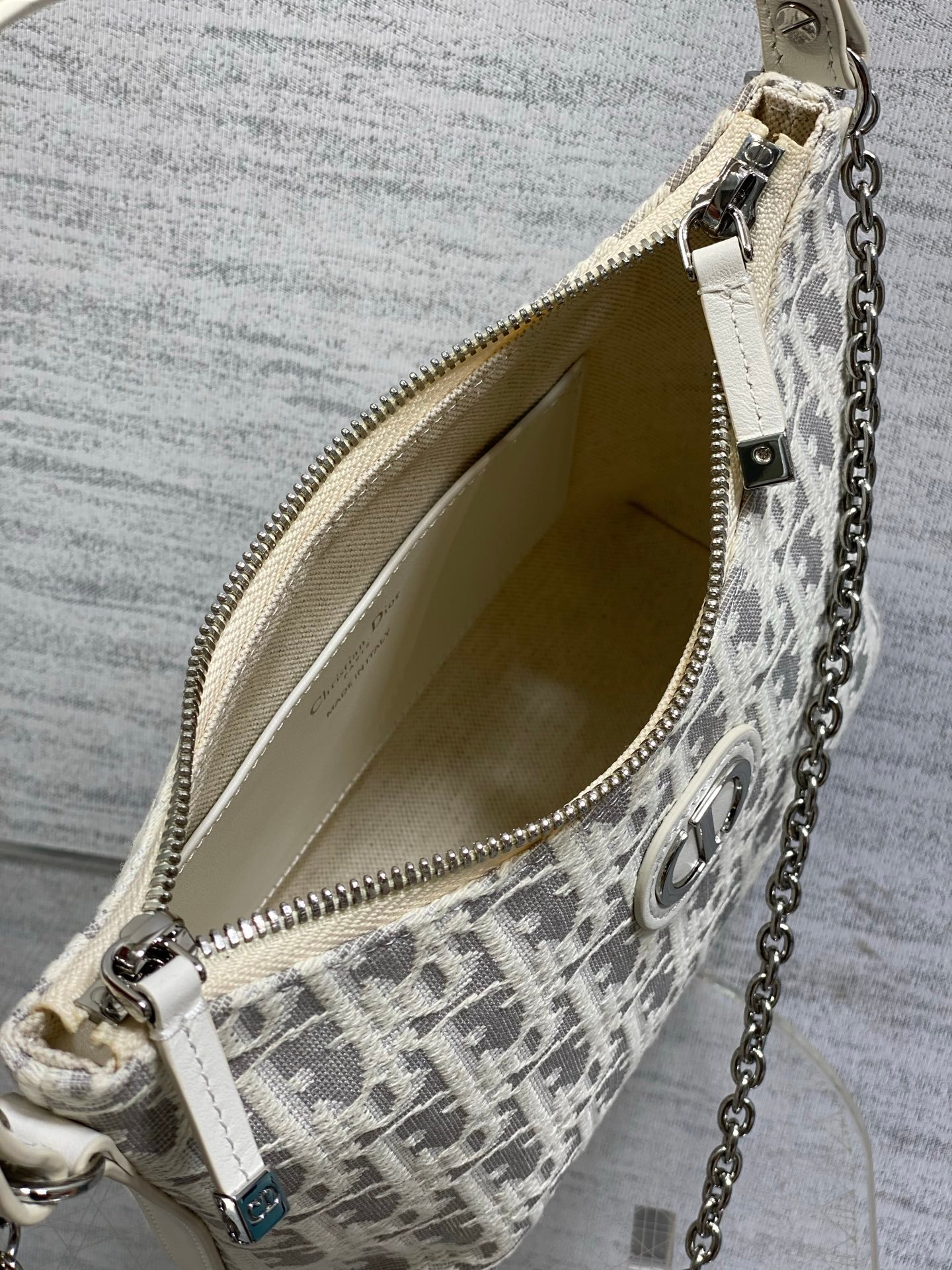 Minibolso Miss Caro Diorling con cadena Dior - Imagen 8
