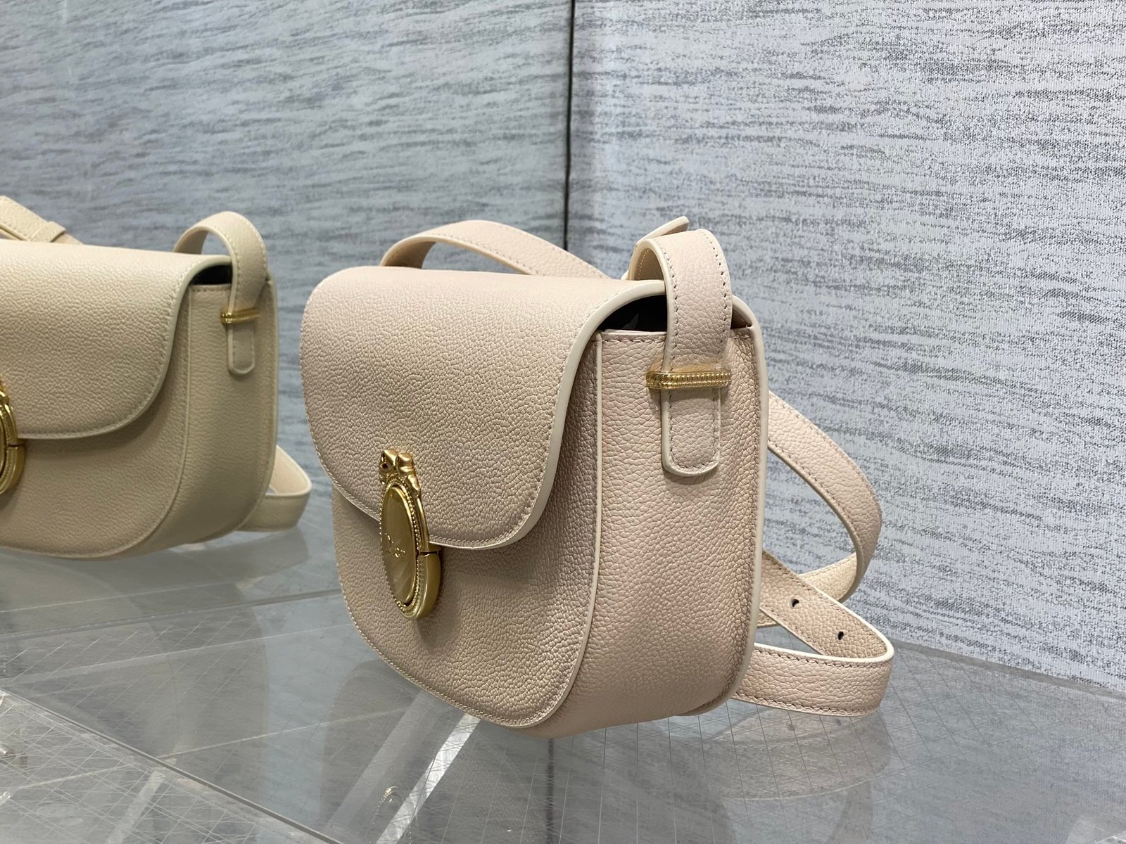 Bolso Dior Médaillon con solapa - Imagen 2
