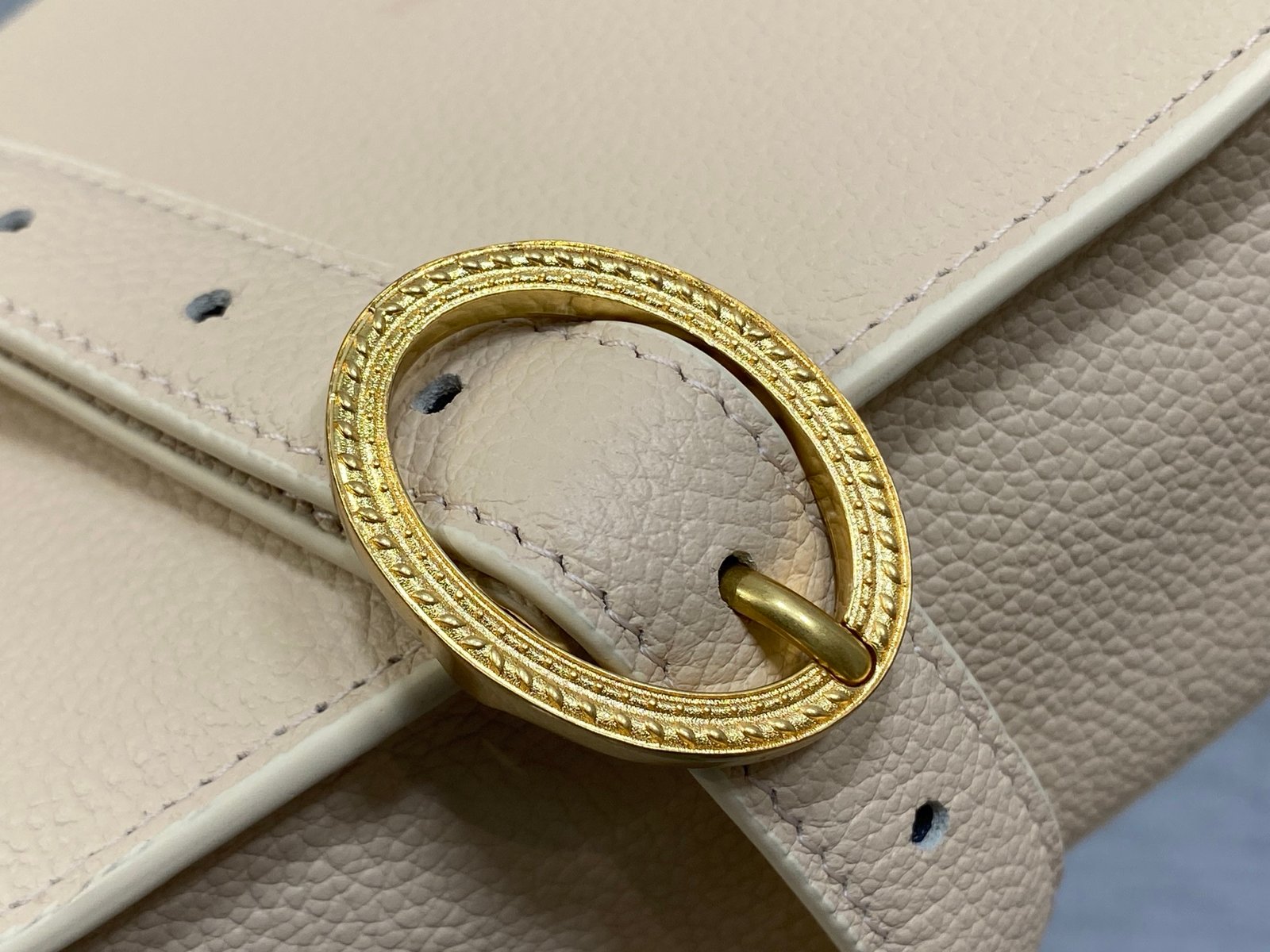 Bolso Dior Médaillon con solapa - Imagen 6