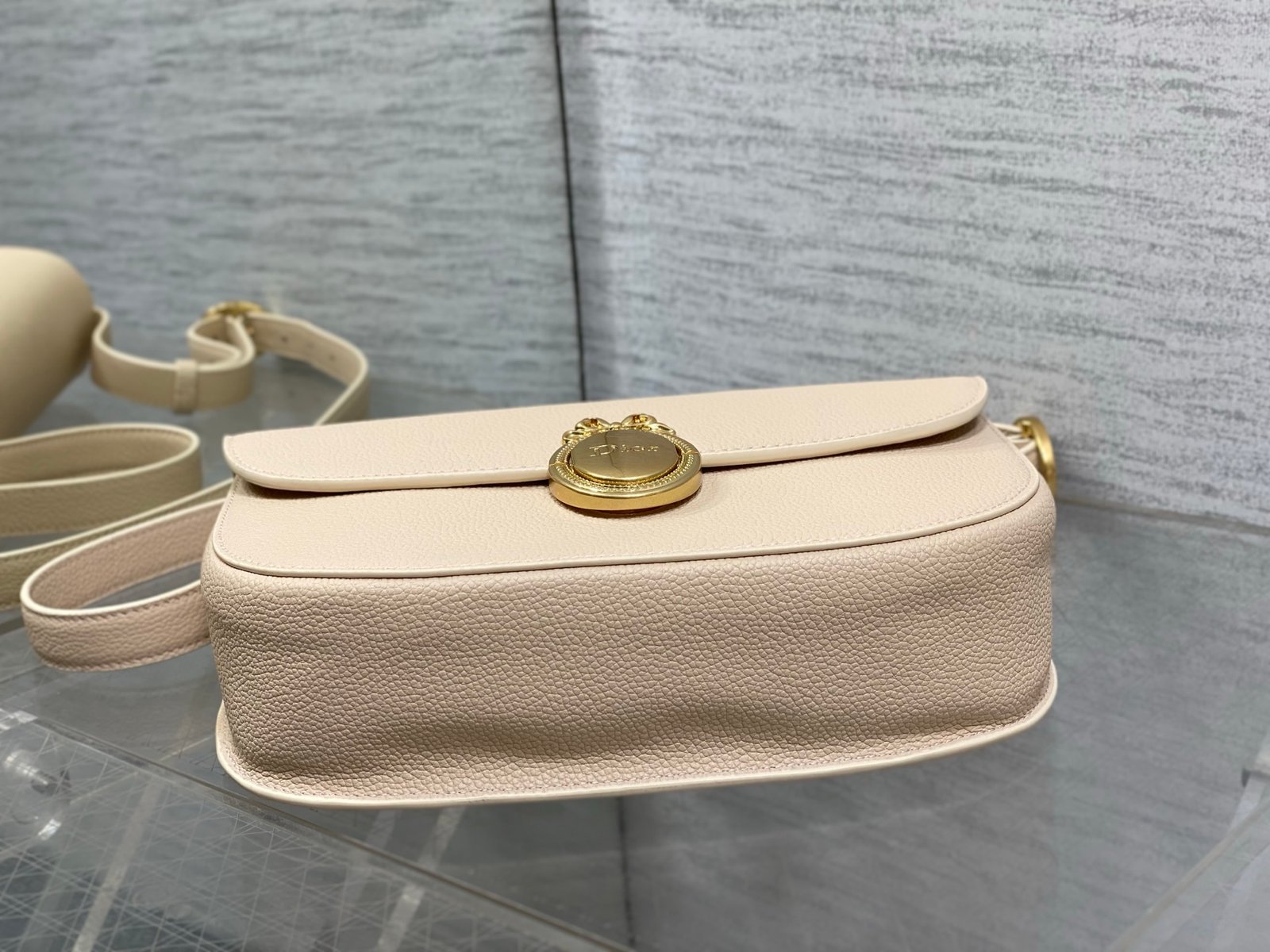 Bolso Dior Médaillon con solapa - Imagen 7