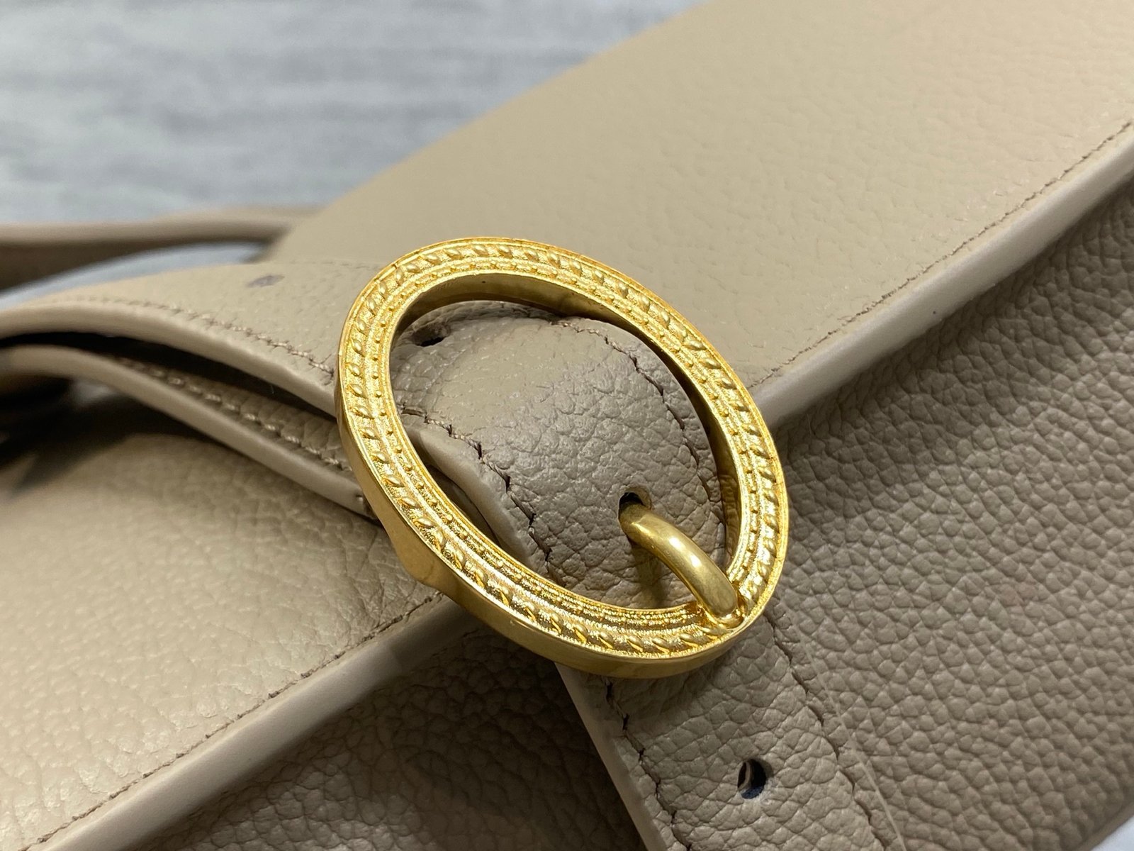 Bolso Dior Médaillon con solapa - Imagen 4