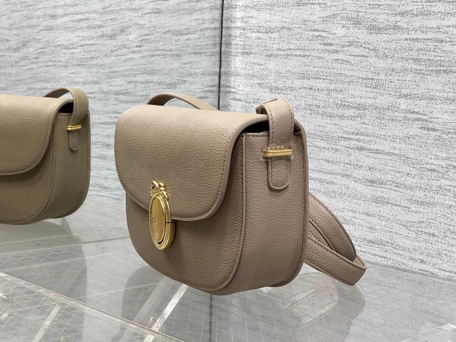 Bolso Dior Médaillon con solapa - Imagen 2