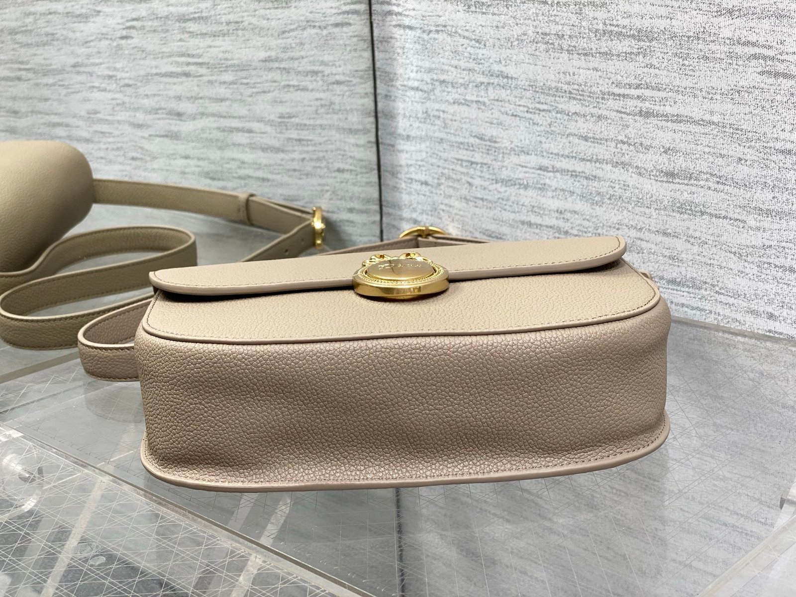 Bolso Dior Médaillon con solapa - Imagen 7
