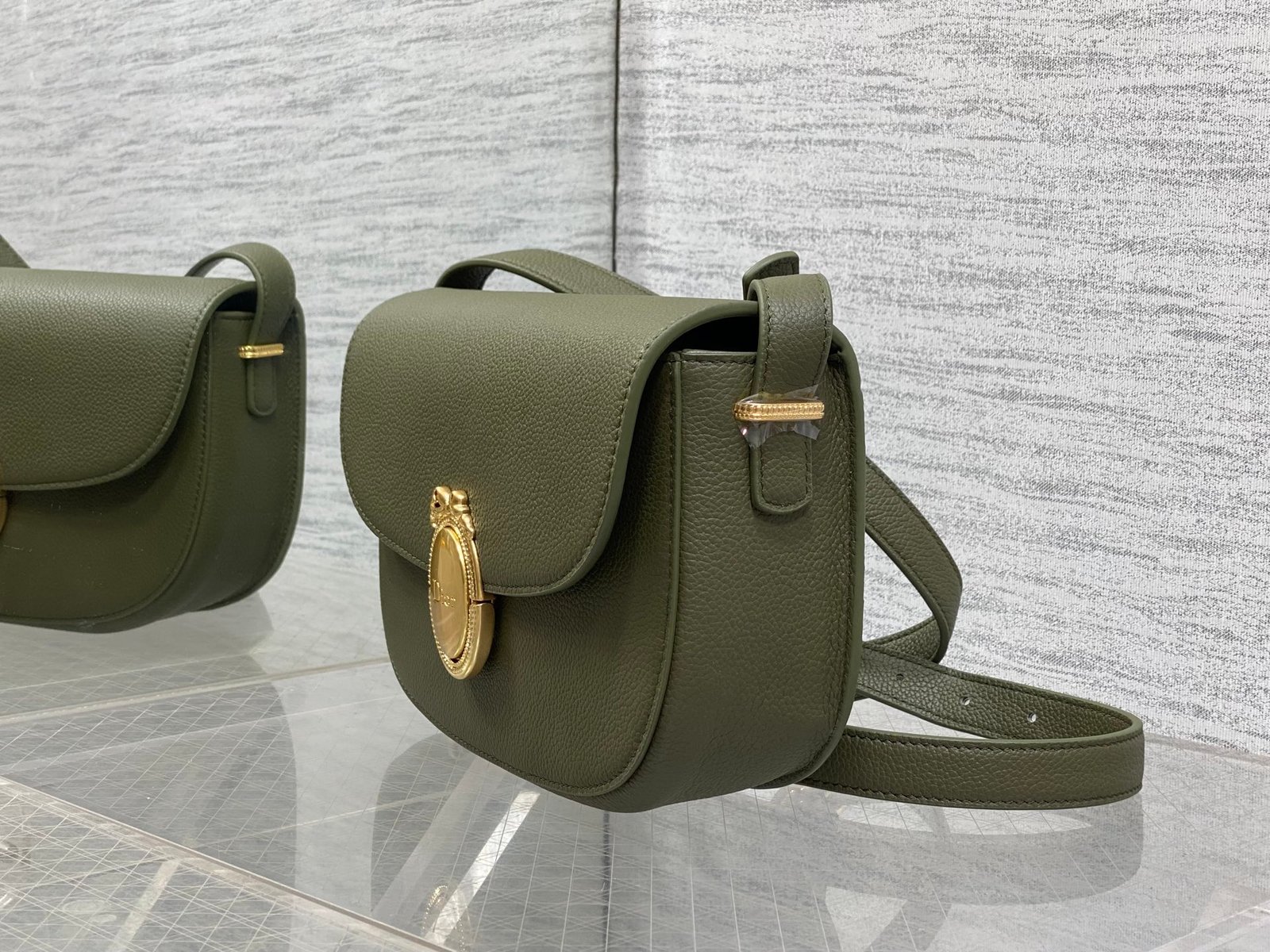 Bolso Dior Médaillon con solapa - Imagen 2