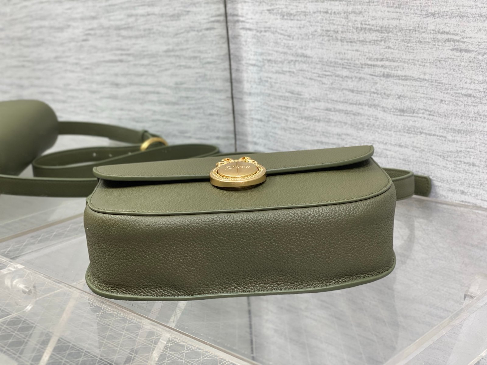 Bolso Dior Médaillon con solapa - Imagen 6